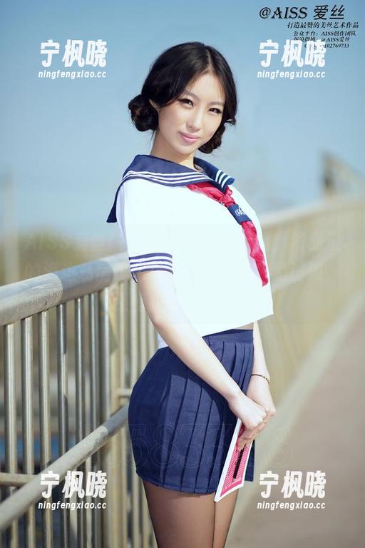 AISS爱丝(钻石版) - 别告诉我，陈雅漫的海边私房美图里，荡漾的不只是波浪，还有我的思绪吧？