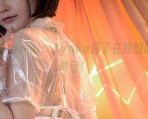 图片里的Azami：Ayaka成了在线的明星，真奇怪！