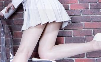 Beautyleg – 海边，YoYo的个性高清照，分享她和海鸥的默契，就像我们也有个不显山不露水的小默契。