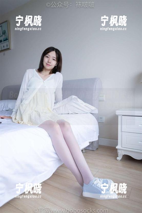 BoBoSocks袜啵啵 - 小甜豆的福利来袭，厚黑丝五指袜图包，不同寻常的选择啊！