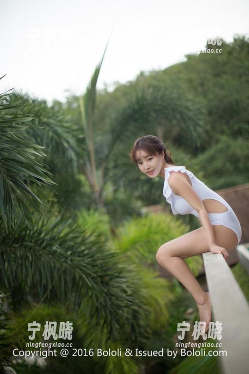 BoLoli菠萝社 - 发现了！最新的柳侑绮写真套图，原图里真有一种扑面而来的自由感，太迷了！