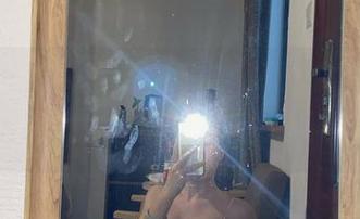 微密圈 – 最新图册：Cool文茜的水手服，远远看上去很“正经”，近看就…