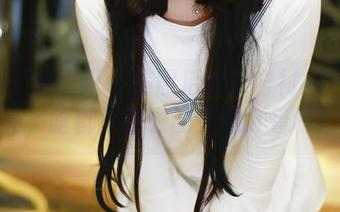 GIRLT果团网 – 美图后台：白衬衫+黄歆苑，啥都不会说的只想盯着看！