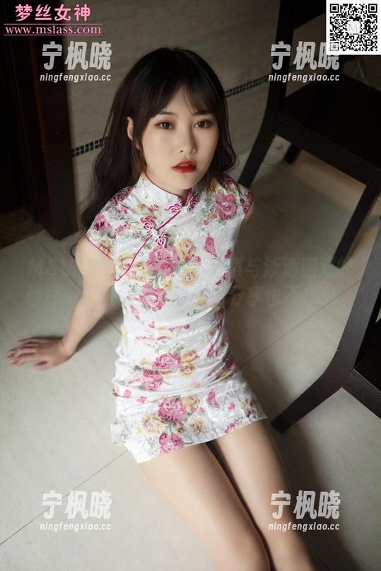 MSLASS梦丝女神 - 诗琪与泳池派对的碰撞，原图悄悄揭晓，不分享也不行呐。