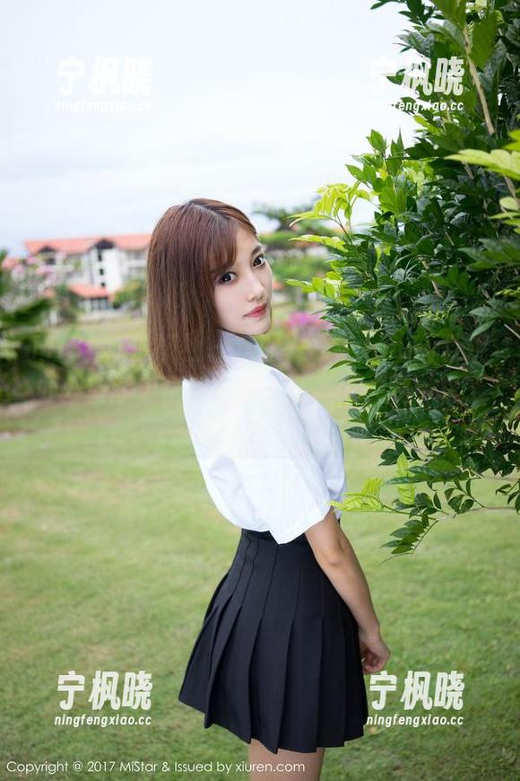MiStar魅妍社 - 欢脱一夏！Jenny佳妮办公室图包福利送到：别再低头刷手机了！