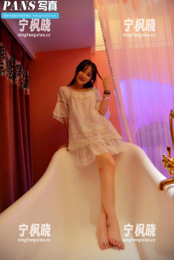 PANS写真 - 用新模试镜颠覆传统，樱桃在图库里畅聊创意。