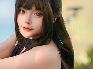 SayoMomo的一天：金发HomieGirl与壁纸的奇妙邂逅