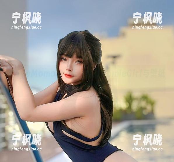 SayoMomo SayoMomo的一天:金发HomieGirl与壁纸的奇妙邂逅
