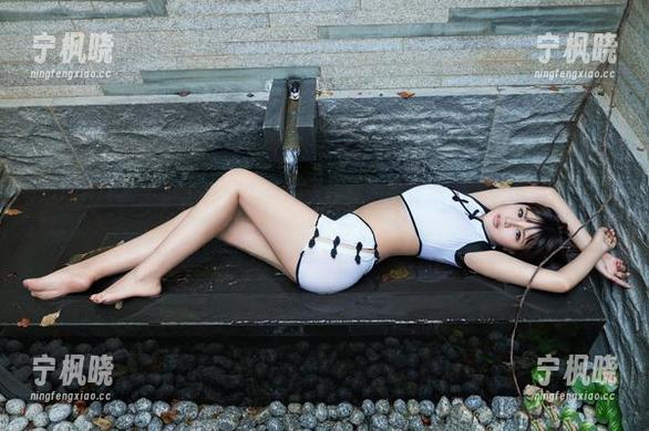 TuiGirl推女郎 - 背景太美！王根星熙给你送了组圣诞壁纸，美图全在这！