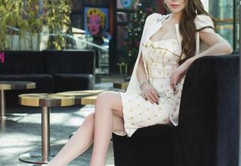 UGirls尤果网 – 高清写真临摹，艾霓莎的肉丝瞬间给你搞万千幻影！