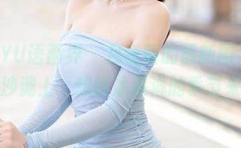 XIAOYU语画界 – 月音瞳的最新图片，裸足在沙滩上，想吃冰淇淋的季节来了！