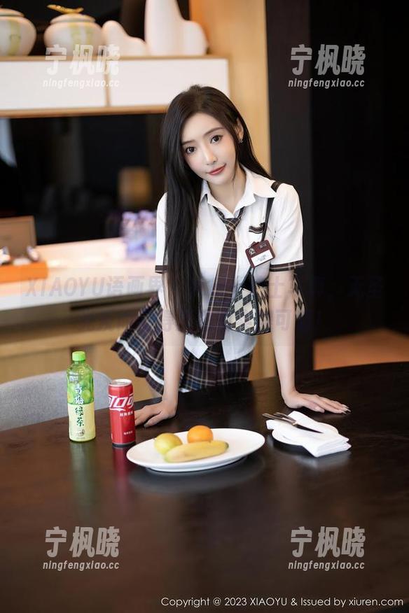XIAOYU语画界 - 林乐一护士写真，无圣光反而显得原图真实得可爱！
