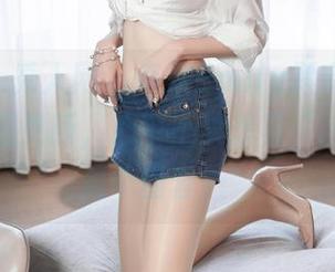 Xiuren秀人网 – 每次Emily顾奈奈酱的学妹套图更新，心中不禁想着“这会不会是个圈套？”
