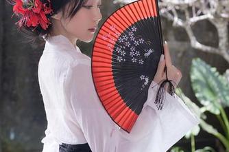 Xiuren秀人网 – lavinia肉肉的图册：从校园到只想假装学习的日子