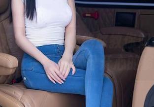 Xiuren秀人网 – z杯悠悠教你如何制服一位女仆：请自取这份开心的资源！