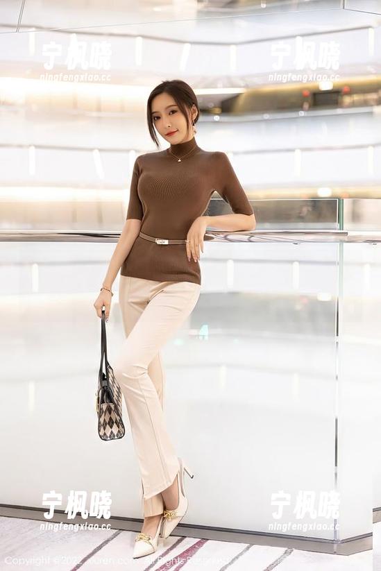 Xiuren秀人网-唐安琪 Xiuren秀人网 - 携手唐安琪的吊带写真,下载过后指尖一滑,心意尽显