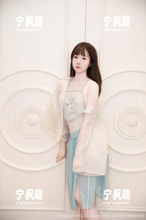 Xiuren秀人网 - 大琪琪Emily泳池时光–原图里的自然之美，真心推荐这一精选系列！
