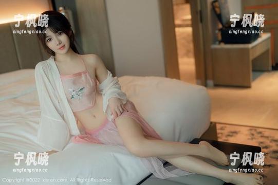 Xiuren秀人网 - 写真乐园：爱酱里的修女图包，有点神秘的氛围。