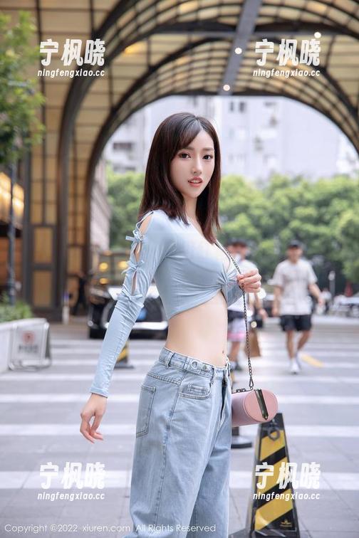 Xiuren秀人网 - 一组红裙作品集，白兔西希你可真会挑，资源获取随便聊。