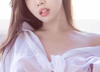 误打误撞间发现，Yebin(전예빈)圣诞cos图集中居然还有那“浮夸”的装饰品！