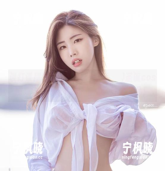 误打误撞间发现，Yebin(전예빈)圣诞cos图集中居然还有那“浮夸”的装饰品！