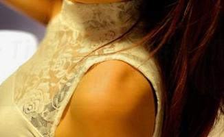 pans – Tina校服的夏日妄想：原图与壁纸的对话