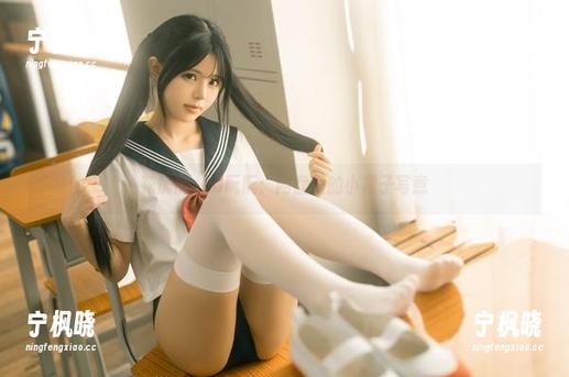 花房的rua阮阮：网盘里的小裙子写意