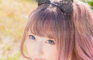 サク(saku)最新泳池套图：别看我好看，实际上我一直在和水里的小鸭子较劲！