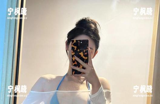 微密圈 - 不爱笑的赛琳黑白：网盘里的影像让人分不清真假