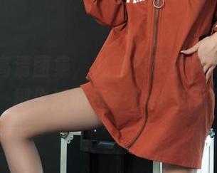 丽柜 – 高清图集，文静的职女风采：轻松工作，把生活的每一秒都变得有趣。