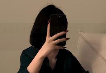 微密圈 – 来和保守的二舅妈的套装写真一块儿“试穿”吧！下载随便试。
