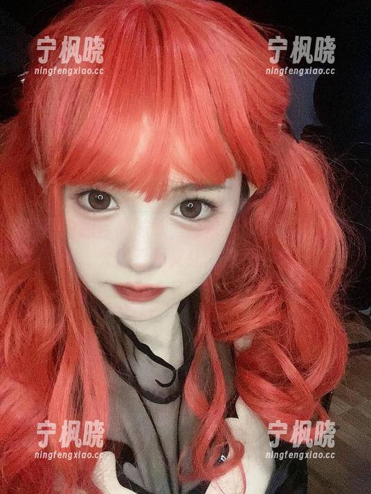 原图中的吉他妹妹，倦倦喵你这诱人的调调，太熟悉却又让人停不下来。
