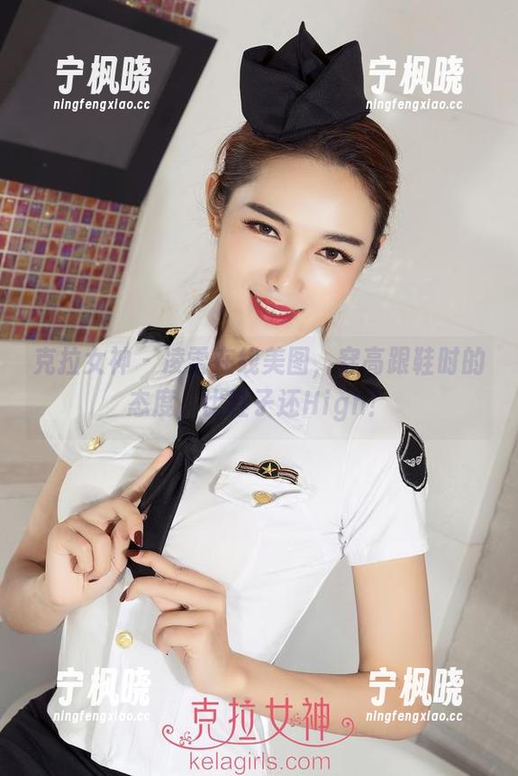 克拉女神 - 凌雪在线美图，穿高跟鞋时的态度，比鞋子还High！