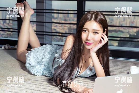 克拉女神 - 作品盘点：静宜把套装穿出了新的气息