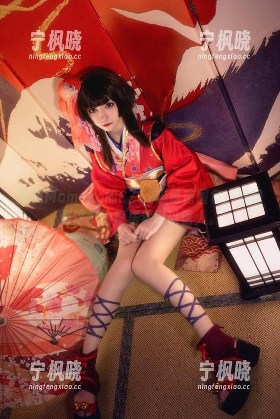 南桃Momoko 南桃Momoko的CZ52琉璃唐图包:没想到这个角度居然可以诱人。