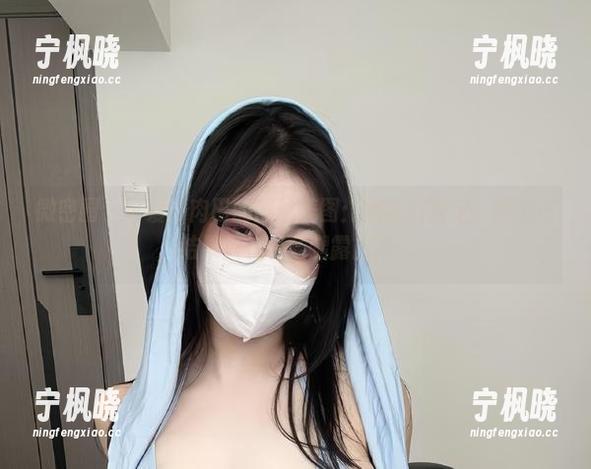 微密圈 - 可爱的肉巴的黑丝美图：姐妹们决定一同出门，结果只有半条腿露出来了…