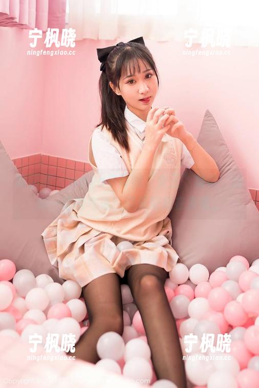 嗲囡囡 - waya小帝姬“女王”精选，压倒一切的气场！但又好像在卖萌。