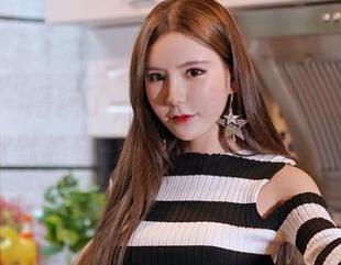 嗲囡囡 – 糟糕了，施忆佳KITTY的写真让我默默希望有个像她的“女友”。