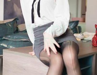 嗲囡囡 – 鱼子酱Fish的新玩意：吊带和原图福利，要不要来瞅一眼？