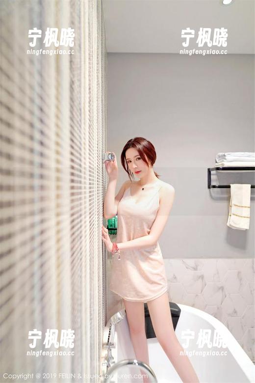 嗲囡囡 - 美图中的鱼子酱fish，一件毛衣穿出无止尽的思绪