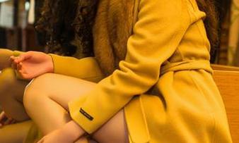 头条女神 – 李丽莎的泳衣写真，这身材和泡沫也太搭了吧！
