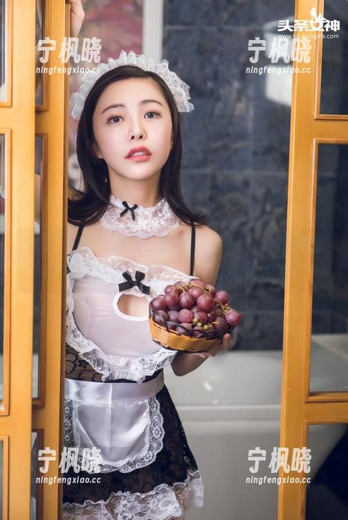 头条女神-李由美 头条女神 - 精选李由美:牛仔裤,让我思考了人生的意义——其实就是购物!