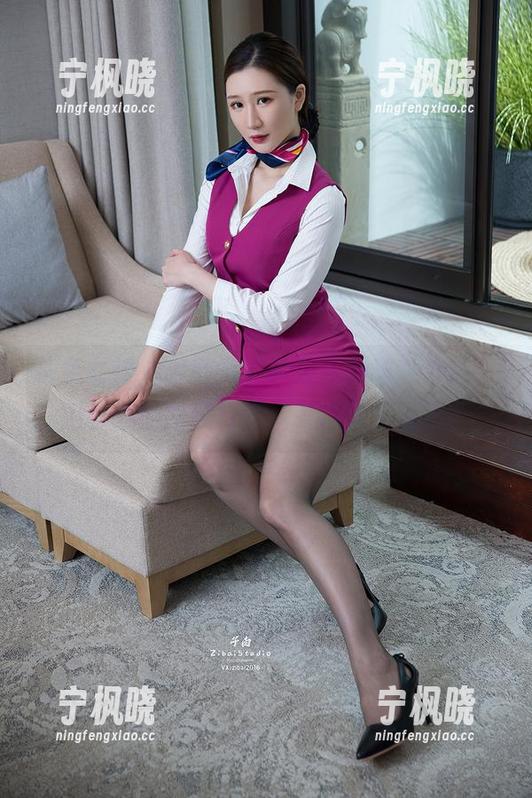 头条女神-杜菲菲 头条女神 - 杜菲菲“欲望号街车”作品,沿自我的路线行驶,惹得众人瞩目。