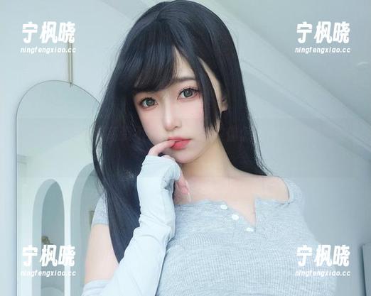 从平平无奇到高贵不凡：女主K教你怎么穿出礼服感的写真套图