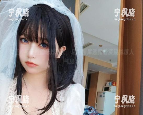 女主K与蕾丝的奇妙搭配，精选图库透露着淡淡的撩人气息。