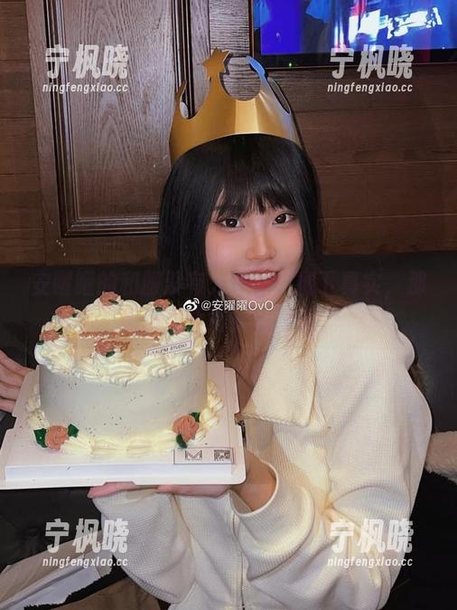 安曜曜 安曜曜的和服没有光环,只剩下真实,那图集进化得如此奇怪。
