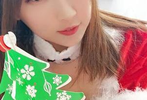 沉闷的无圣光下，小女巫露娜一言不合就扔出东航棚拍