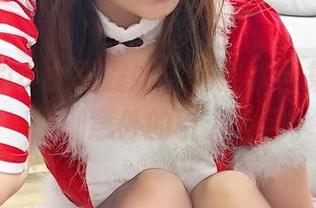 无圣光的小女巫露娜，死库水合集中的每一帧都意外的引人注目。