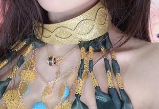 小小奶瓶儿化身水下加长版珍珠人鱼，美图却是幽幽的无圣光