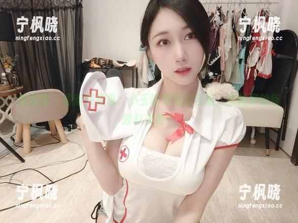 微密圈 - 最新写真集：小玉吃果冻的自拍，自拍界的新教科书吧？